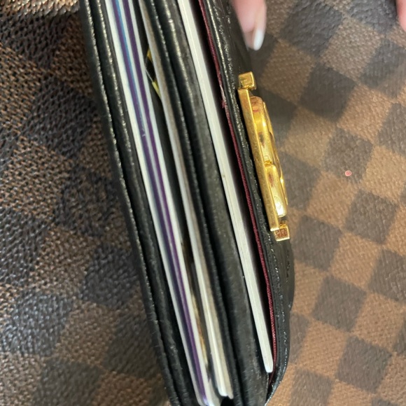 Authentic Chanel card wallet - Picture 5 of 9